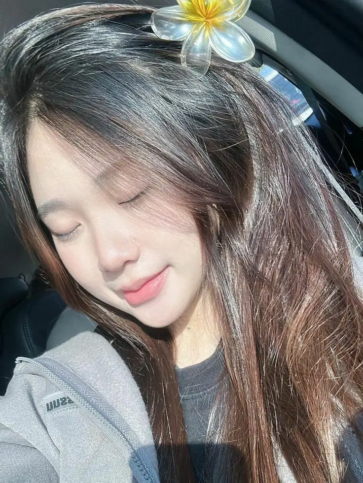 Ảnh Con Gái 18 Tuổi Xinh Xắn 52