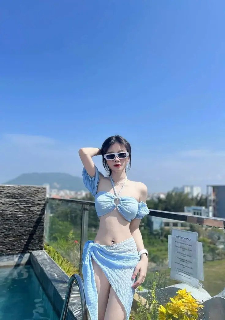 Ảnh Con Gái Mặc Đồ Bơi Quyến Rũ 50