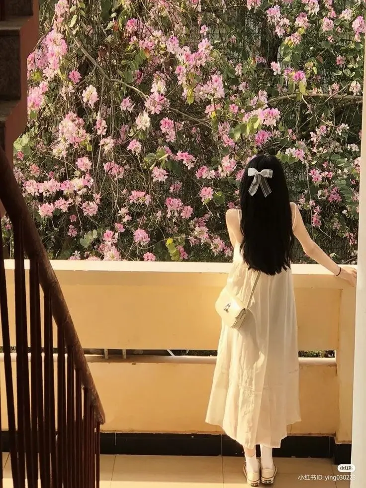 Ảnh Con Gái Quay Lưng: Khám Phá Vẻ Đẹp Bí Ẩn 18