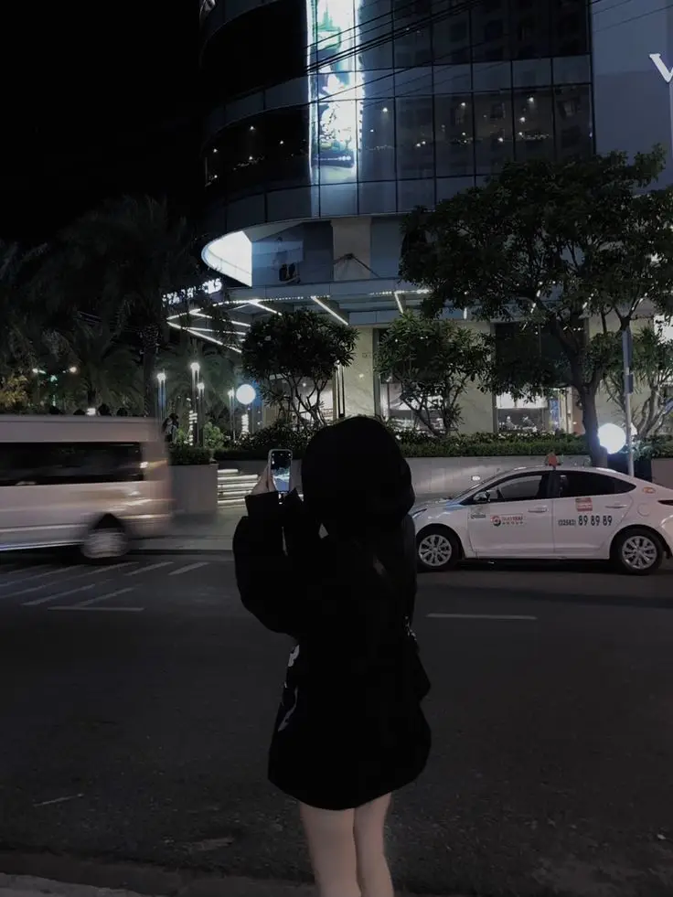 Ảnh Con Gái Quay Lưng: Khám Phá Vẻ Đẹp Bí Ẩn 23