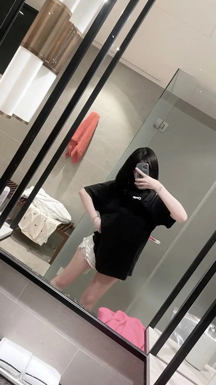 Ảnh Gái Chụp Trước Gương Che Mặt - Ý Tưởng Chụp Hình 2