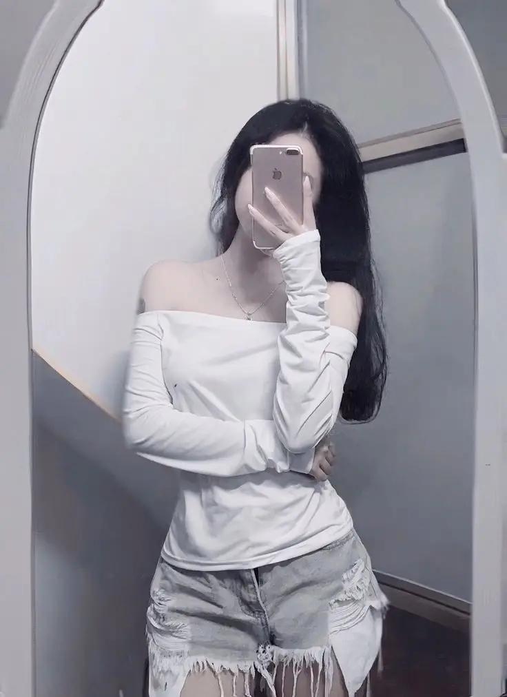 Ảnh Gái Chụp Trước Gương Che Mặt - Ý Tưởng Chụp Hình 49