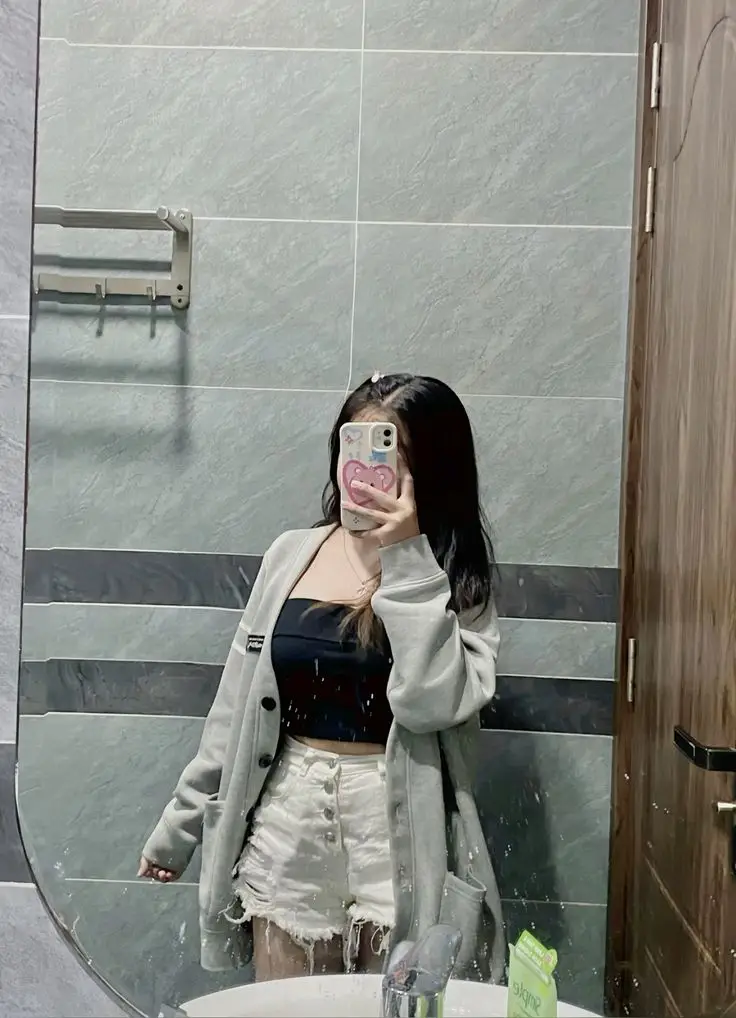 Ảnh Gái Đẹp Chụp Trước Gương Tỏa Sáng 43