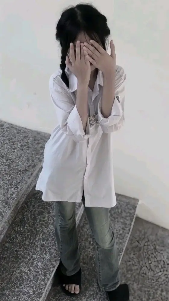 Ảnh gái học sinh che mặt - Sự dễ thương kín đáo 17