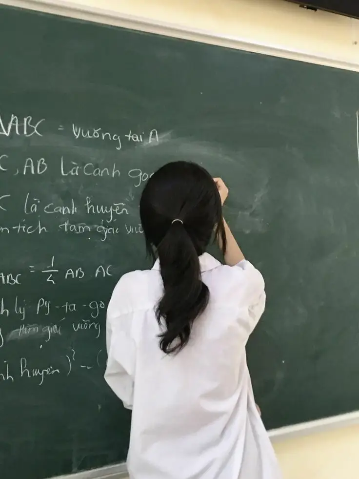 Ảnh gái học sinh che mặt - Sự dễ thương kín đáo 30