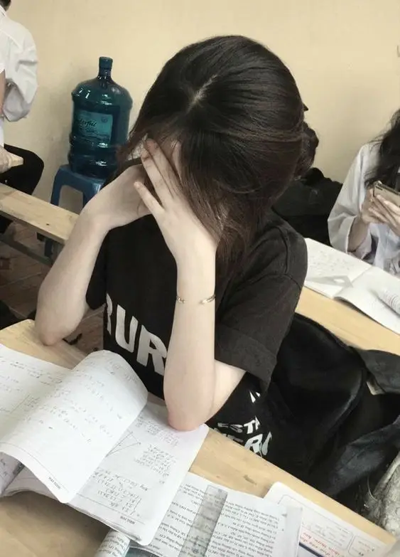 Ảnh gái học sinh che mặt - Sự dễ thương kín đáo 32