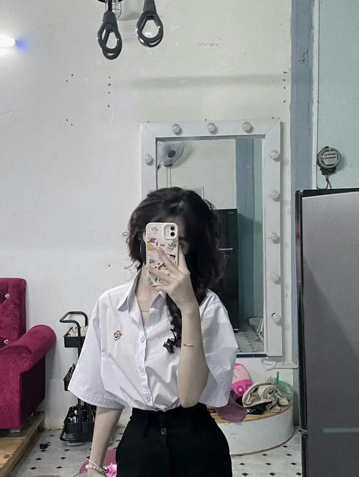 Ảnh gái học sinh che mặt - Sự dễ thương kín đáo 50