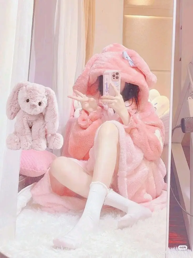 Ảnh gái mặc đồ ngủ - Thoải mái và dễ thương 8