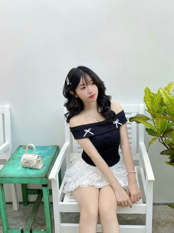 Ảnh Gái Mặc Váy Ngắn - 50 Hình Ảnh Nữ Tính 45