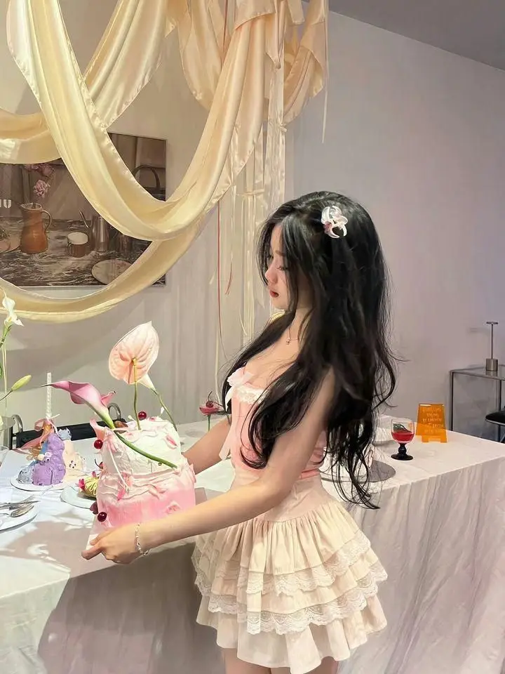 Ảnh Gái Mặc Váy Ngắn - 50 Hình Ảnh Nữ Tính 46