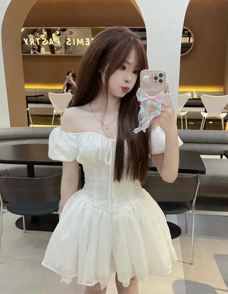 Ảnh Gái Mặc Váy Ngắn - 50 Hình Ảnh Nữ Tính 48