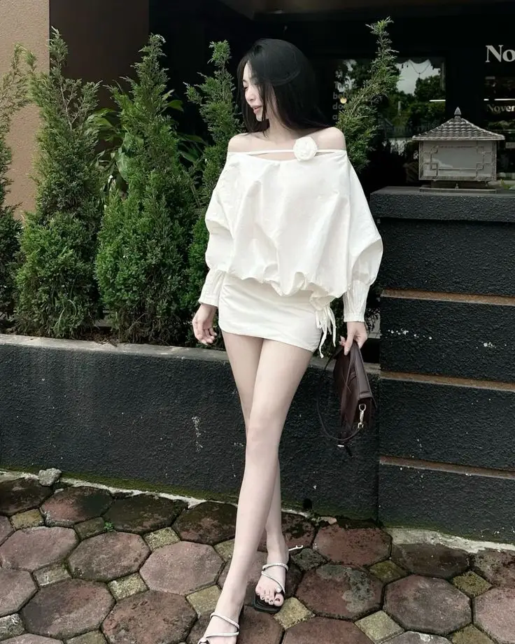 Ảnh Gái Mặc Váy Ngắn - 50 Hình Ảnh Nữ Tính 57