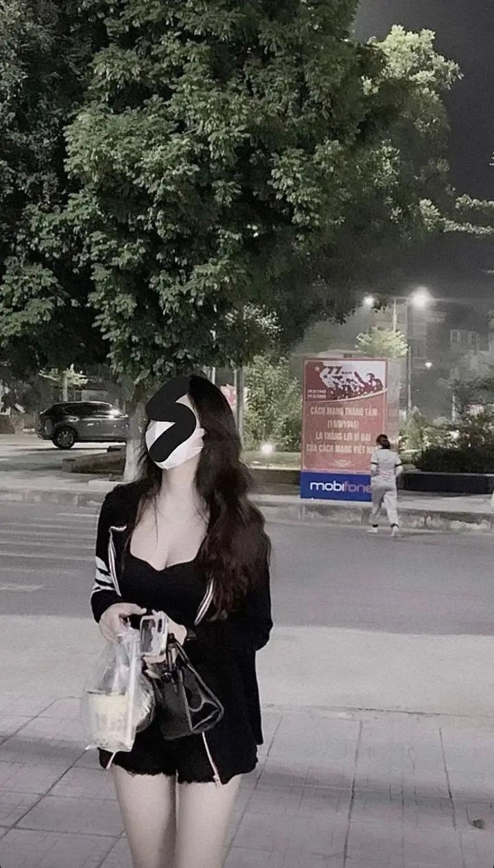 Ảnh Gái Xinh Che Mặt Bằng Điện Thoại Tóc Dài - Bộ Sưu Tập Đầy Sáng Tạo 20