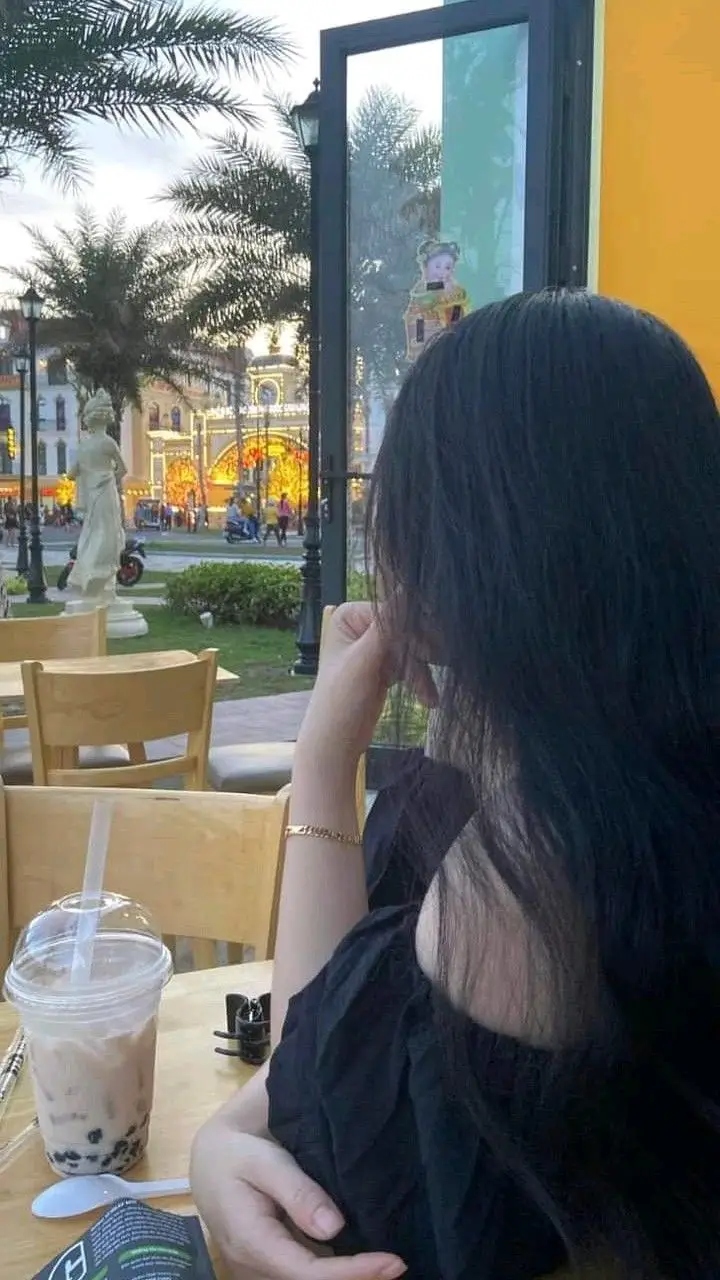 Ảnh Gái Xinh Che Mặt Bằng Điện Thoại Tóc Dài - Bộ Sưu Tập Đầy Sáng Tạo 36