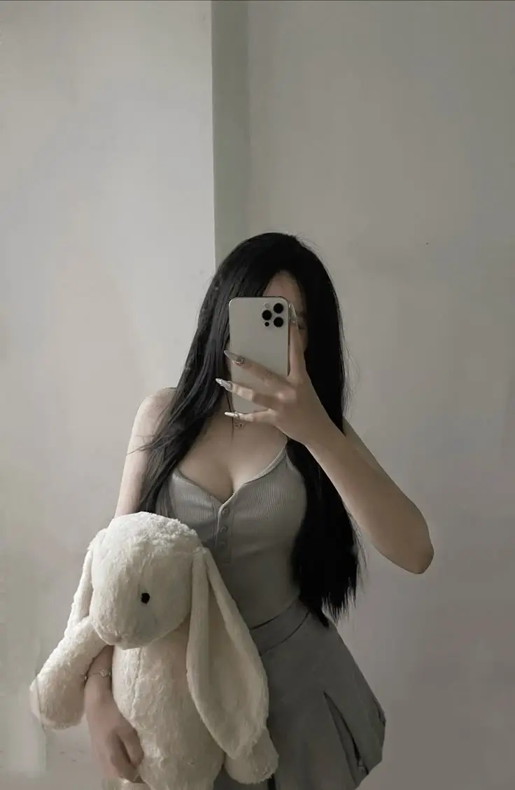 Ảnh Gái Xinh Chụp Trước Gương: Thể Hiện Sự Tự Tin Và Đẹp Đẽ 9