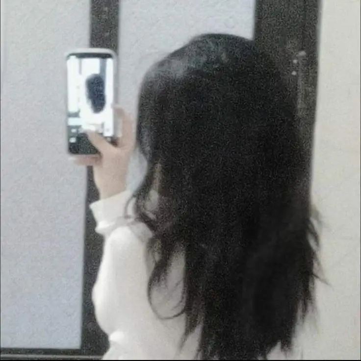 Ảnh Gái Xinh Chụp Trước Gương: Thể Hiện Sự Tự Tin Và Đẹp Đẽ 22
