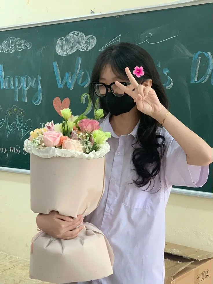 Ảnh Gái Xinh Đeo Kính Che Mặt - 50 Hình Ảnh Thời Trang 57