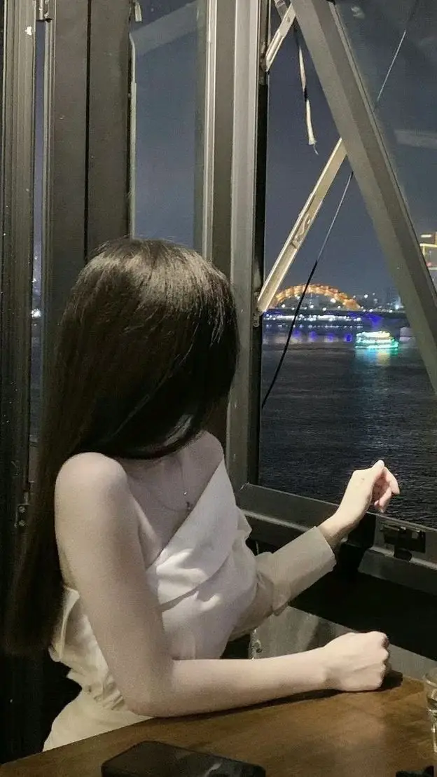 Ảnh Gái Xinh Giấu Mặt: Vẻ Đẹp Bí Ẩn 38
