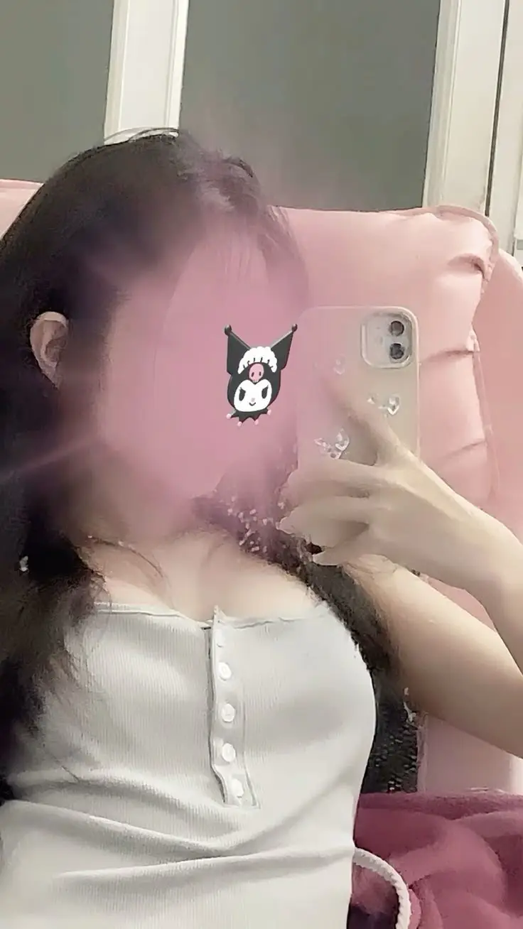Ảnh Gái Xinh Khoe Ngực: Khám Phá Vẻ Đẹp Quyến Rũ 2