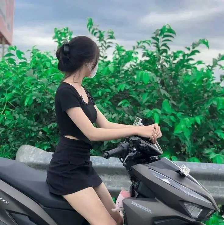 Ảnh Gái Xinh Ngồi Xe Độ - Những Khoảnh Khắc Nghệ Thuật 25