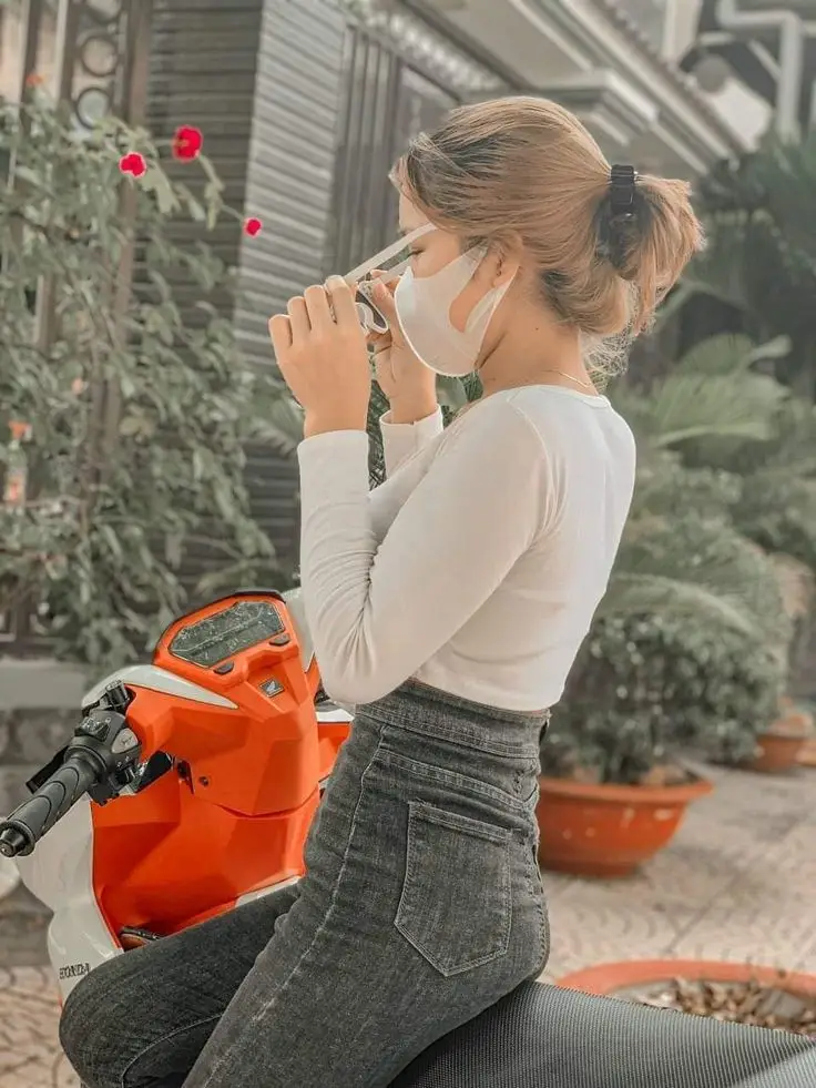 Ảnh Gái Xinh Ngồi Xe Độ - Những Khoảnh Khắc Nghệ Thuật 30
