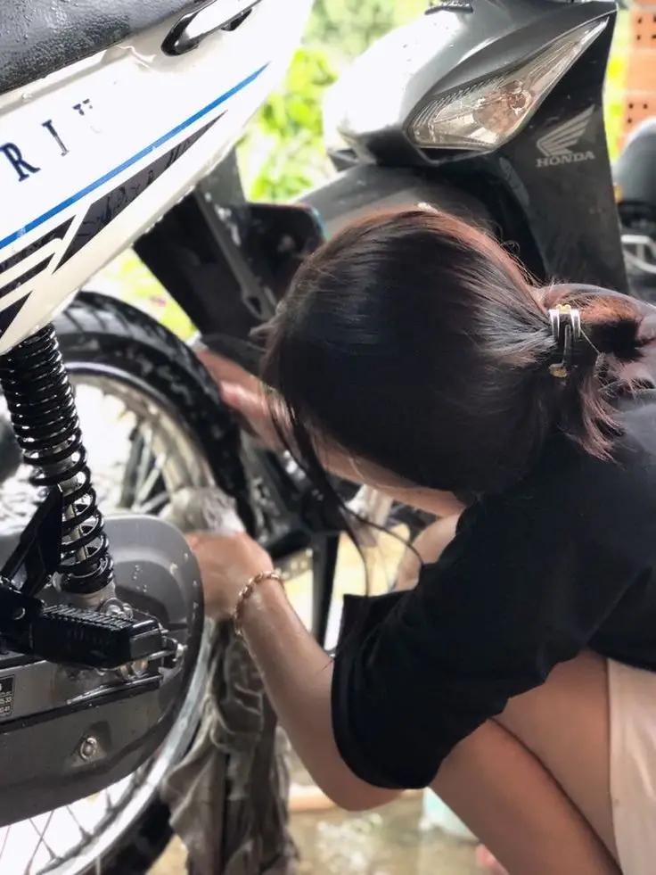 Ảnh Gái Xinh Ngồi Xe Độ - Những Khoảnh Khắc Nghệ Thuật 41
