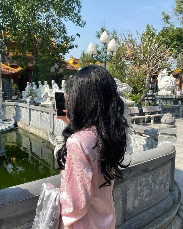 Bộ sưu tập ảnh gái xinh tóc dài che mặt 10