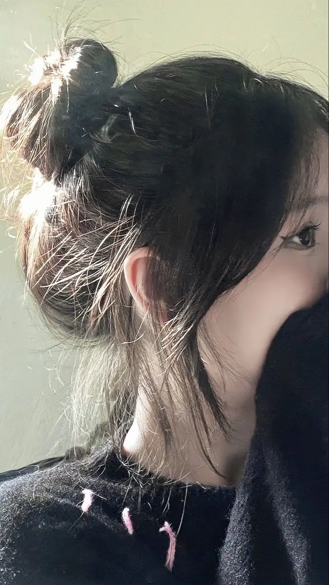 Bộ sưu tập ảnh gái xinh tóc dài che mặt 37