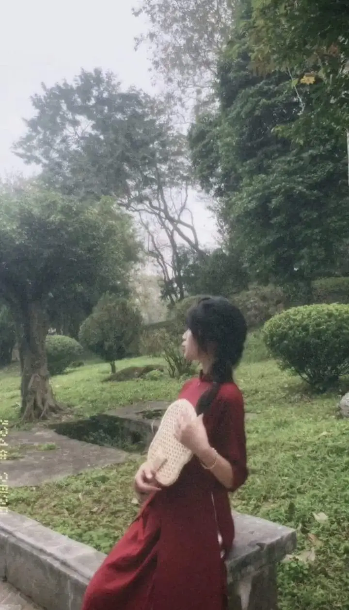 Bộ sưu tập ảnh gái xinh tóc dài che mặt 52