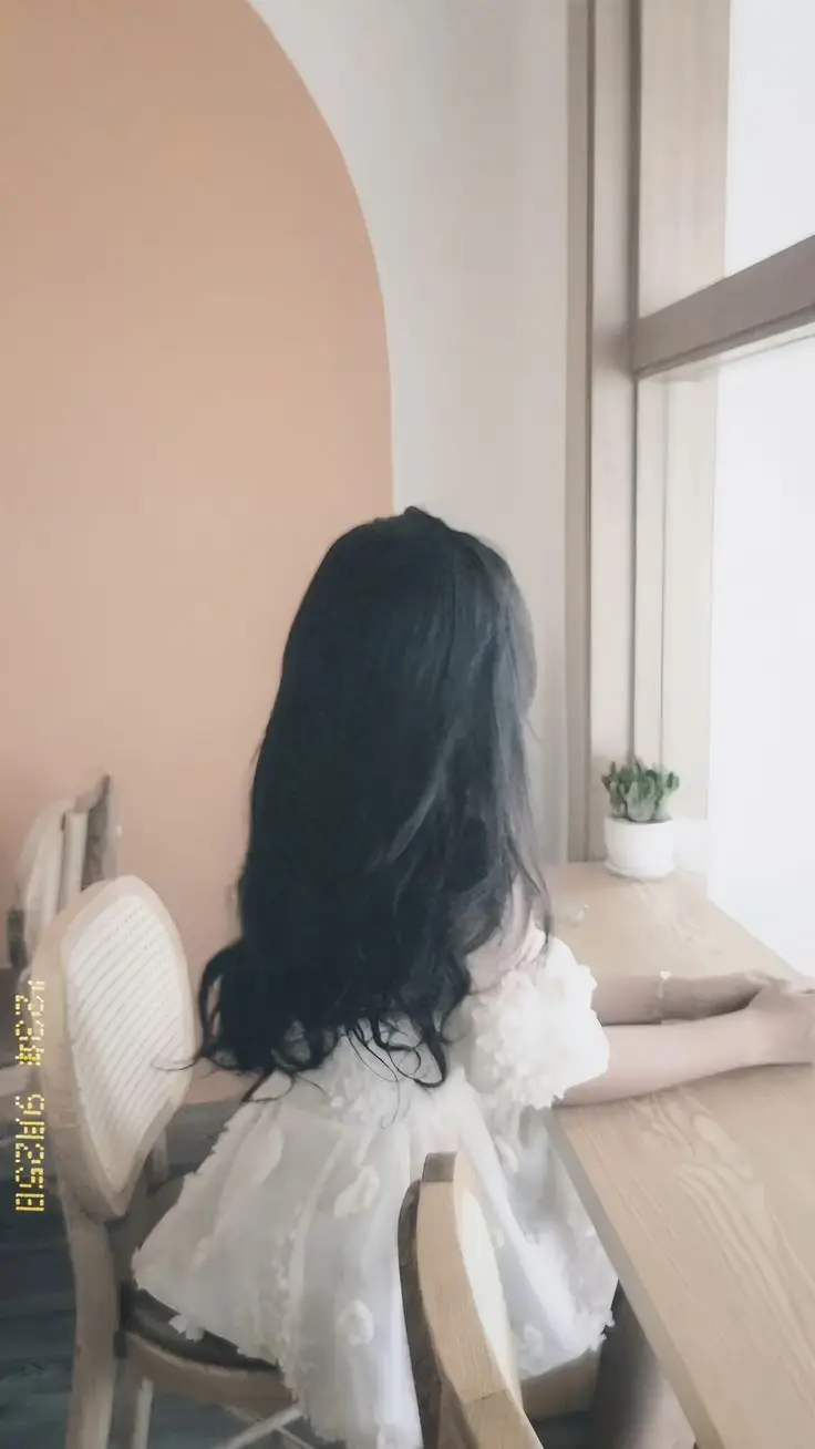 Bộ sưu tập ảnh gái xinh tóc dài che mặt 54