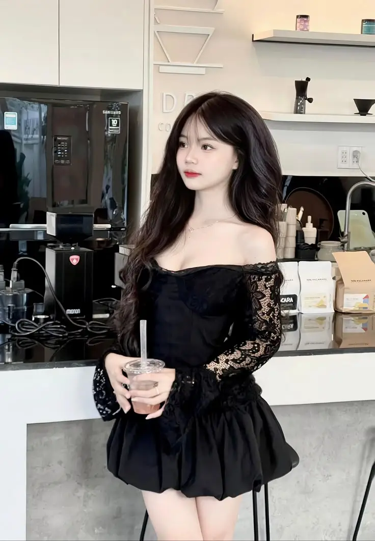 Hình ảnh cô gái xinh trong váy ngắn 19