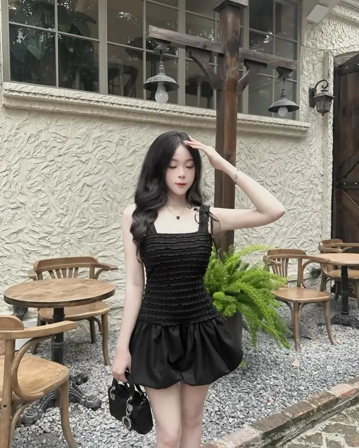 Hình ảnh cô gái xinh trong váy ngắn 26