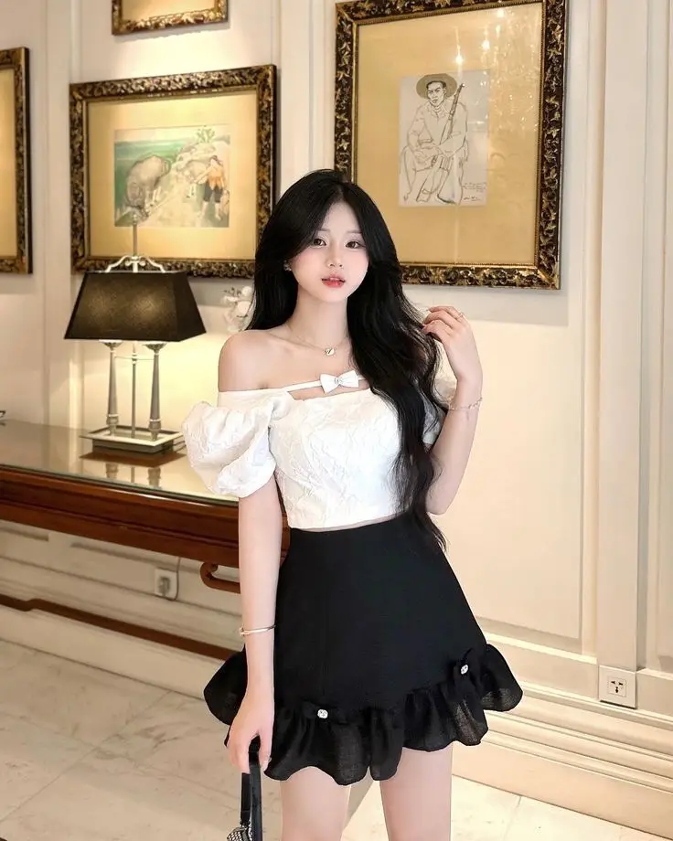 Hình ảnh cô gái xinh trong váy ngắn 33