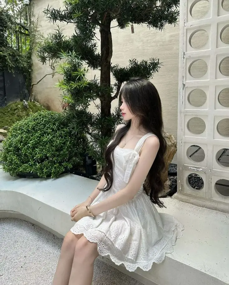 Hình ảnh cô gái xinh trong váy ngắn 46