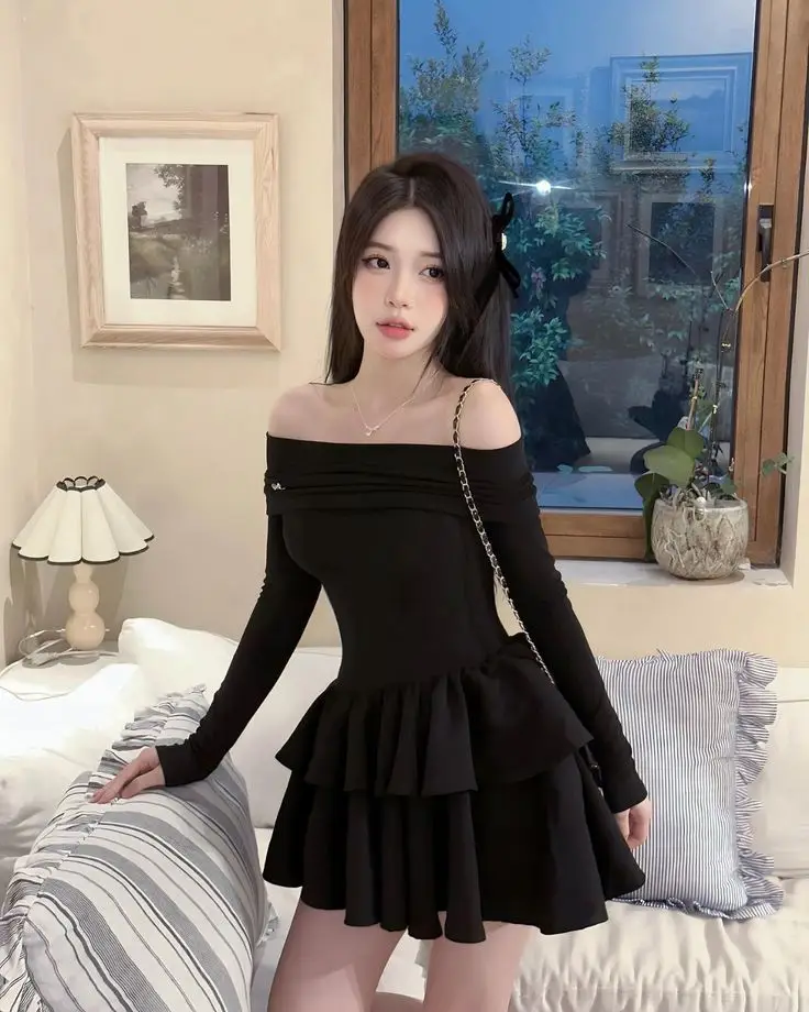Hình ảnh cô gái xinh trong váy ngắn 48