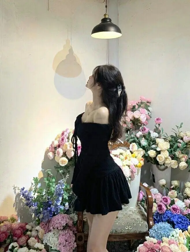 Hình ảnh cô gái xinh trong váy ngắn 52