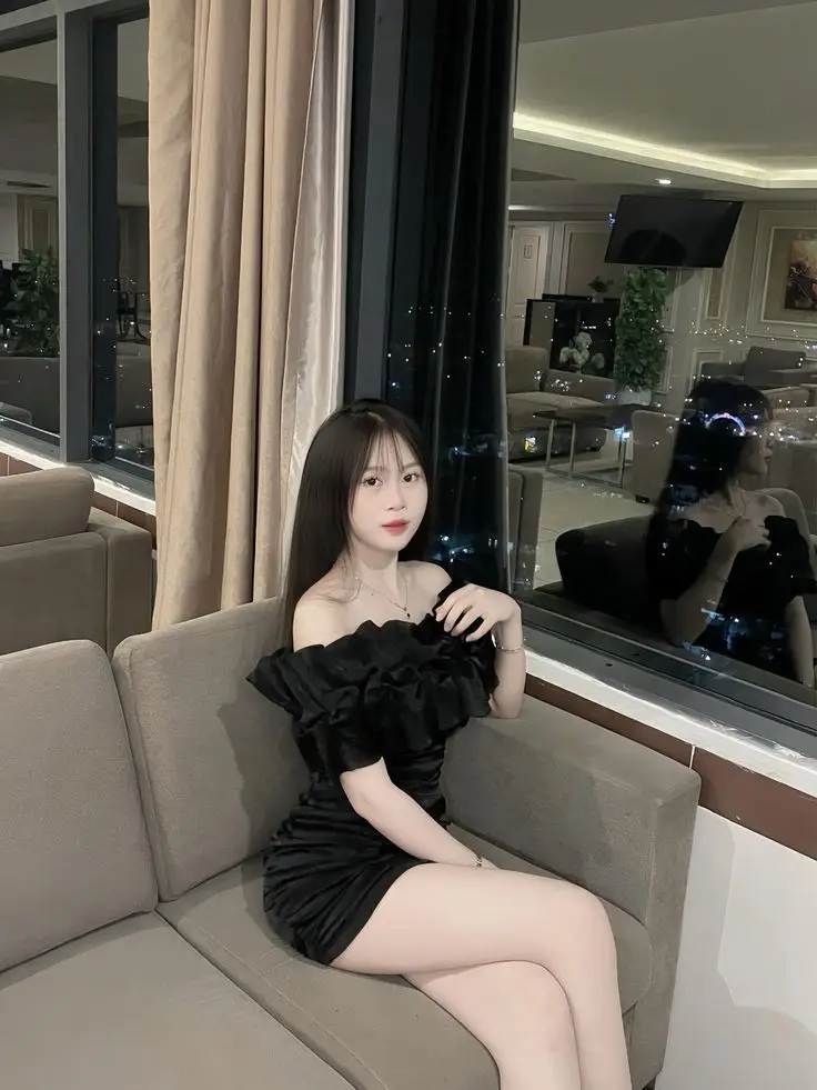 Hình ảnh cô gái xinh trong váy ngắn 53