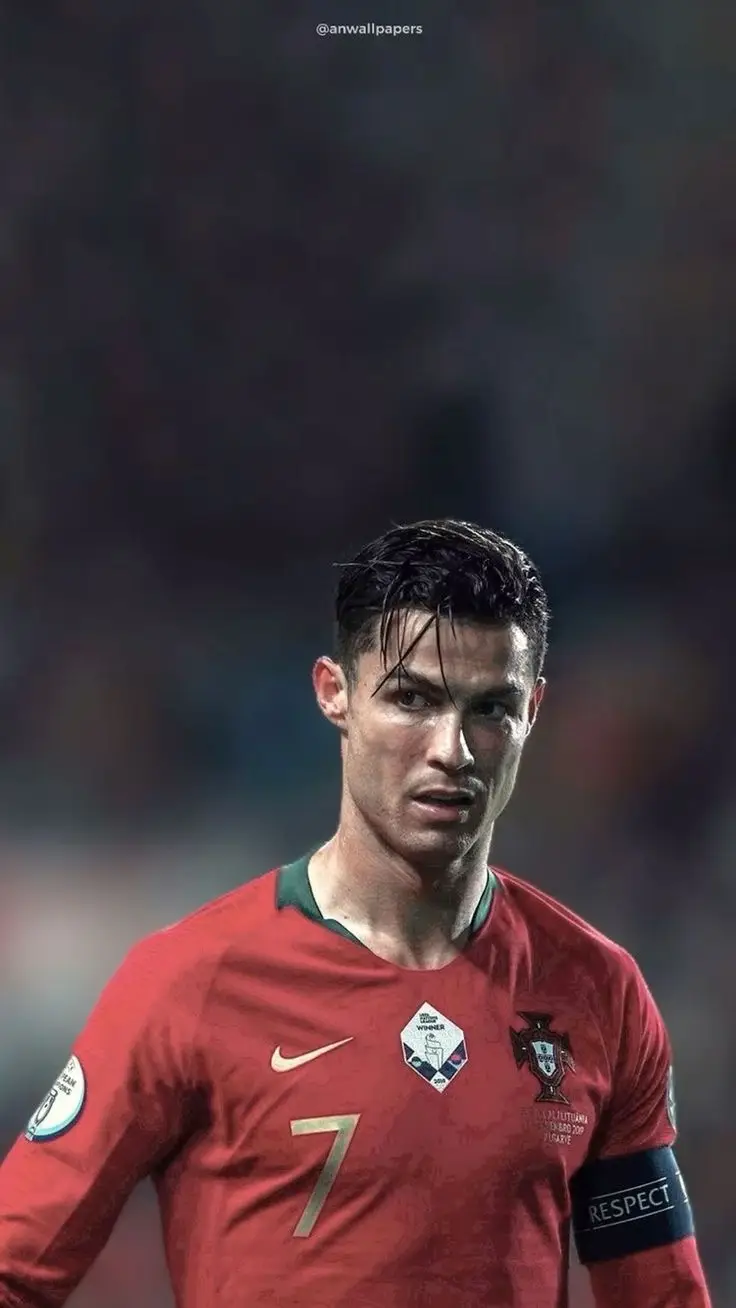 Ảnh Ronaldo đẹp làm hình nền – Bộ sưu tập hình ảnh chân dung của siêu sao bóng đá 17