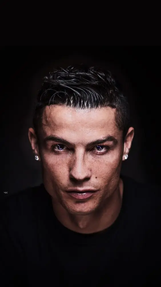 Ảnh Ronaldo đẹp làm hình nền – Bộ sưu tập hình ảnh chân dung của siêu sao bóng đá 27