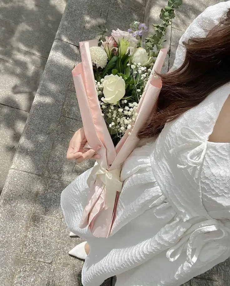 Ảnh Sau Lưng Cô Gái Xinh Đẹp 12