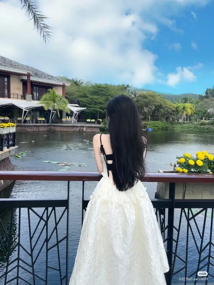 Ảnh Sau Lưng Cô Gái Xinh Đẹp 27