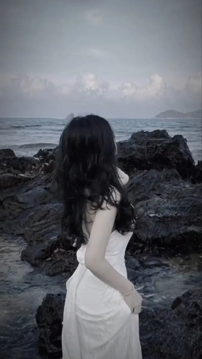 Ảnh Sau Lưng Cô Gái Xinh Đẹp 34