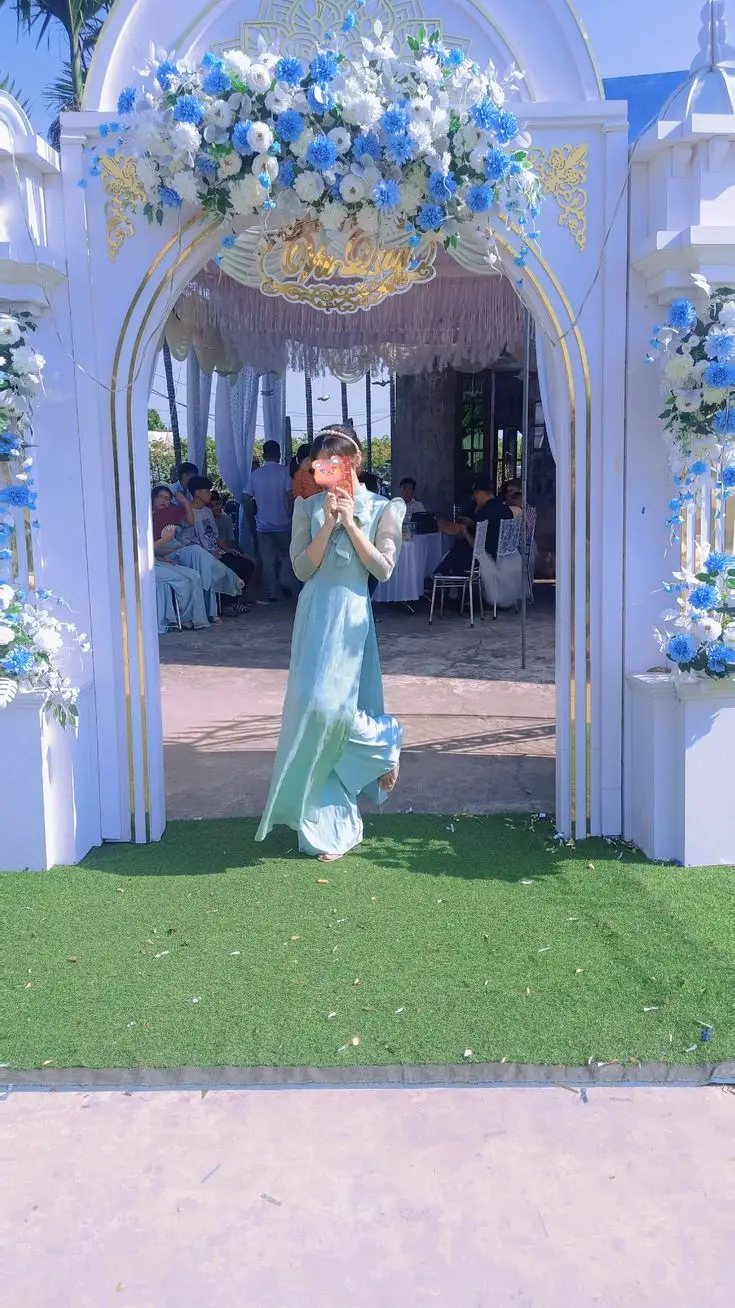 Ảnh Sau Lưng Cô Gái Xinh Đẹp 38