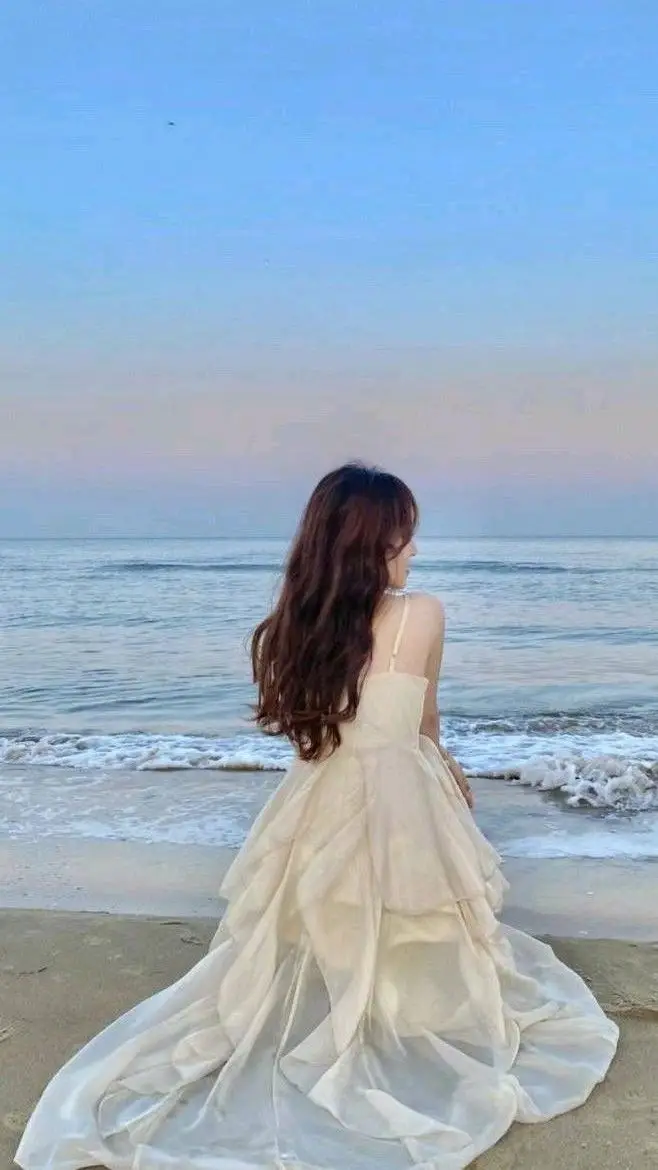 Ảnh Sau Lưng Cô Gái Xinh Đẹp 39
