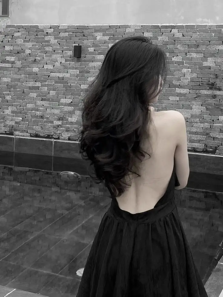 Ảnh Sau Lưng Cô Gái Xinh Đẹp 48