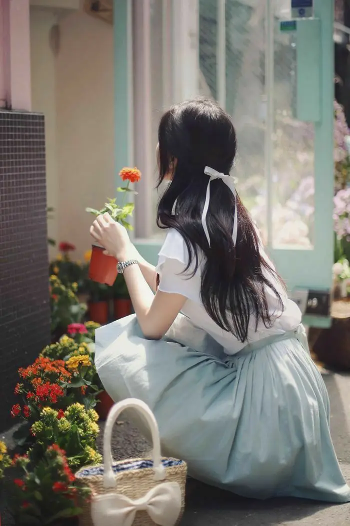 Ảnh Sau Lưng Cô Gái Xinh Đẹp 57