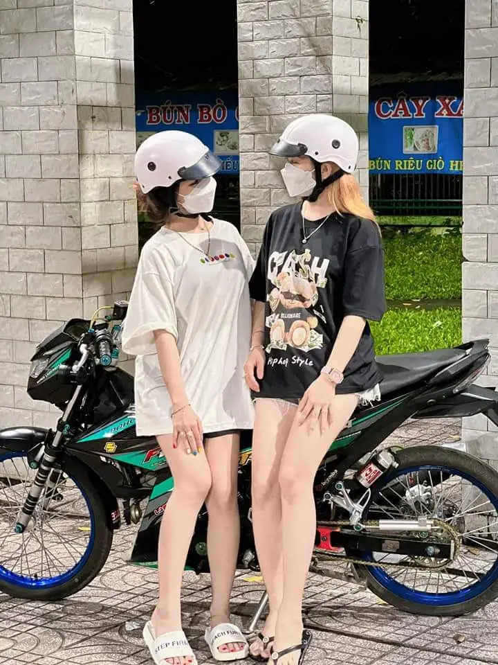 Ảnh Xe Độ Và Gái Đẹp - Sự Kết Hợp Tuyệt Vời 6