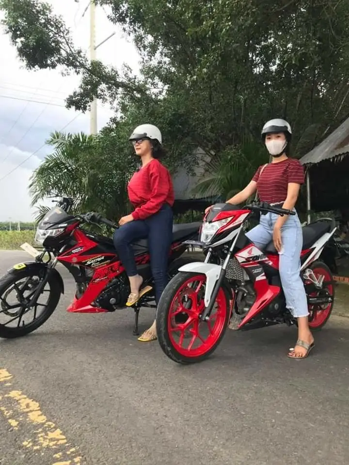 Ảnh Xe Độ Và Gái Đẹp - Sự Kết Hợp Tuyệt Vời 21