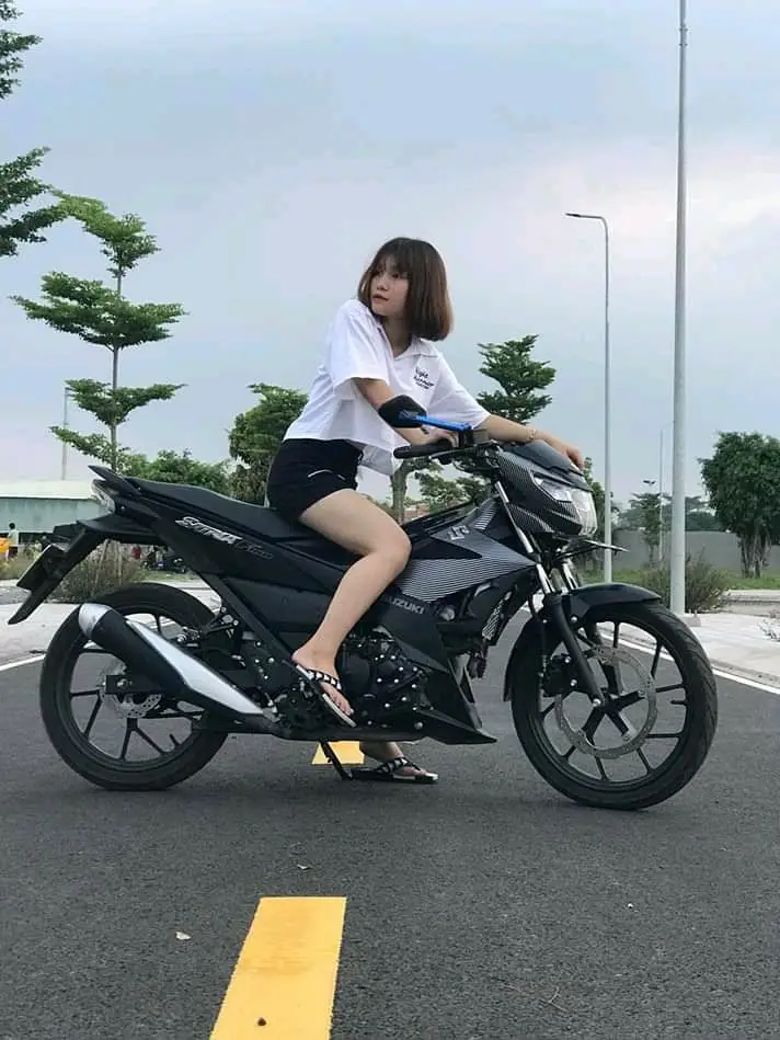Ảnh Xe Độ Và Gái Đẹp - Sự Kết Hợp Tuyệt Vời 48