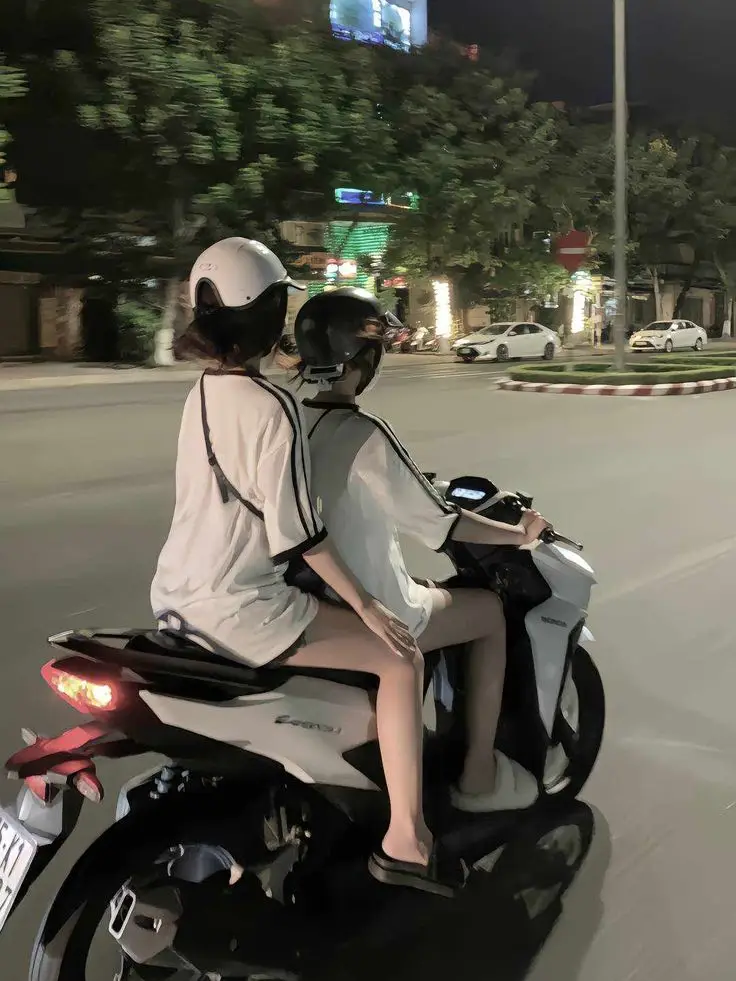 Ảnh Xe Độ Và Gái Đẹp - Sự Kết Hợp Tuyệt Vời 62